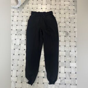lululemon black athletic joggers size 4